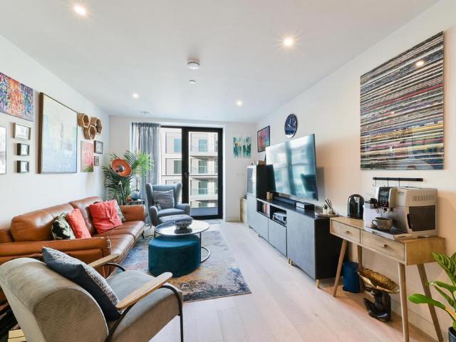 Apartment for rent in Silvertown, Greater London