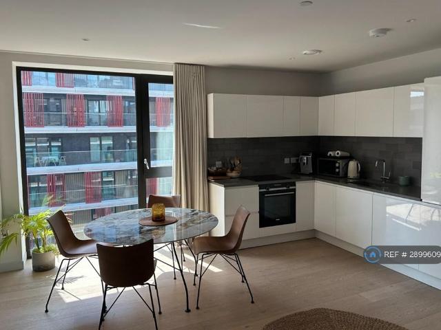 Apartment for rent in Silvertown, Greater London