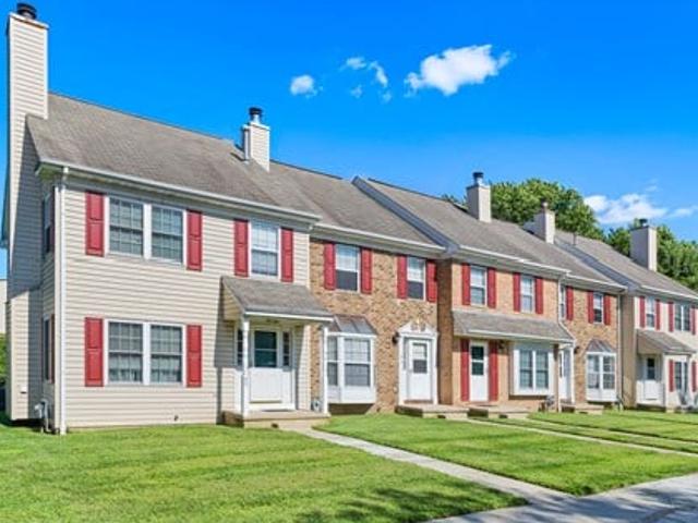 Townhouse for rent in Dover