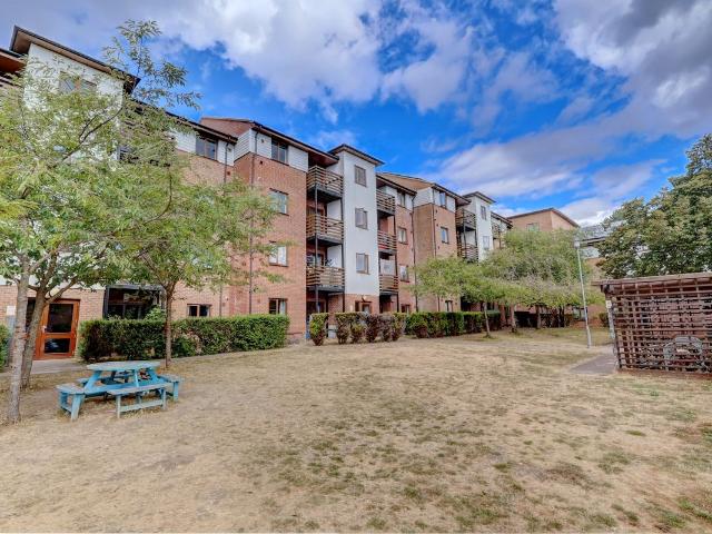 Apartment for rent in Daws Hill, Cressex