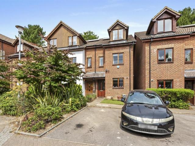 House for rent in Daws Hill, Cressex