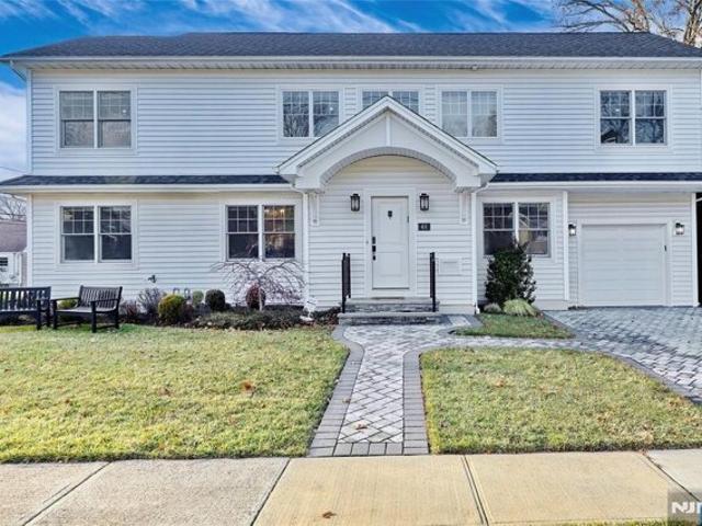 House for sale in Bergenfield, New Jersey