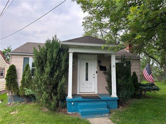 House for sale in Carnegie