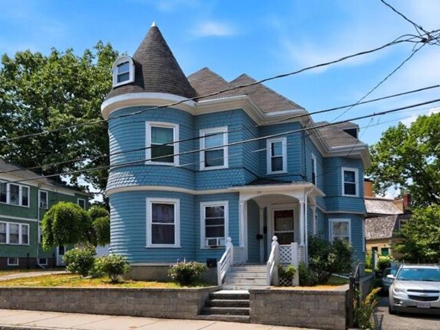 House for sale in Cary Square, Chelsea