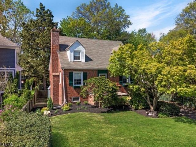 House for sale in Cranford, New Jersey