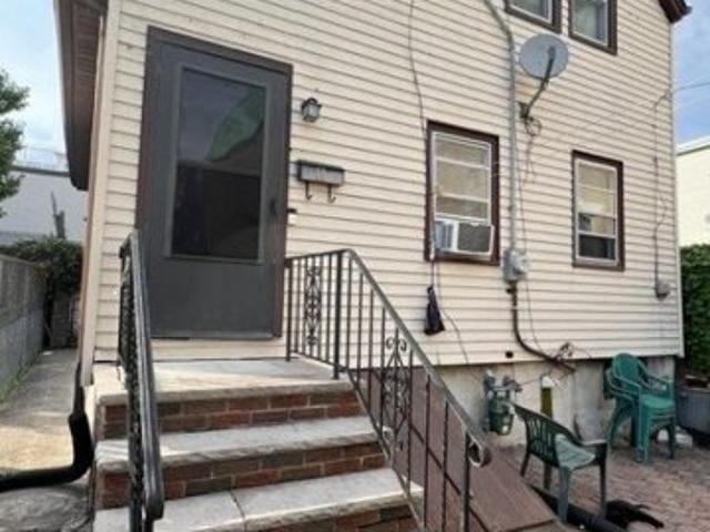 House for sale in Elizabeth, New Jersey