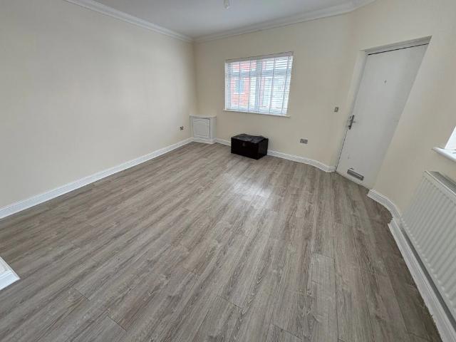 House for rent in Caldermill, East Midlands