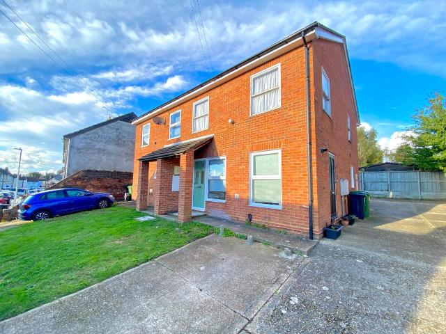 Apartment for rent in Ringlestone, Midway
