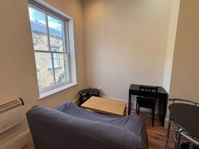 Apartment for rent in Highfields, Huddersfield