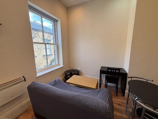 Apartment for rent in Highfields, Huddersfield
