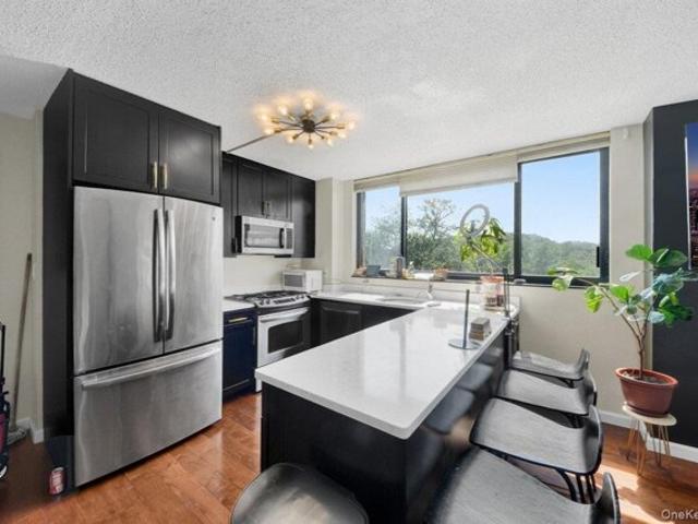 Condo for sale in The Bronx, Arverne