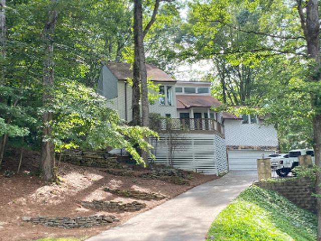House for sale in Chimney Lakes, Roswell