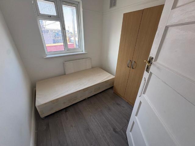 House for rent in London Borough of Ealing, Greater London