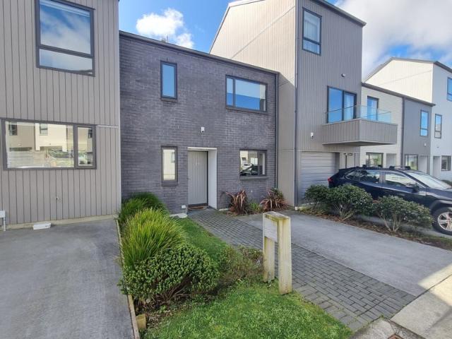 House for rent in Raroa, Wellington