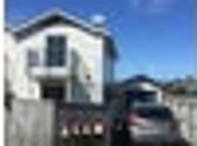 Townhouse for rent in Raroa, Wellington