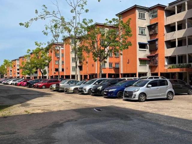 Flat for sale in Bukit Ledang, Johor