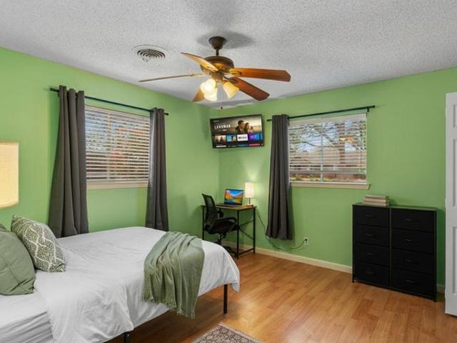 Room for rent in Denton, Texas