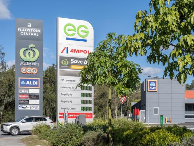 Retail for rent in Toombul, Queensland