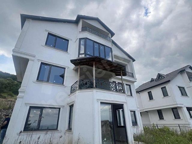 Başiskele, Kocaeli içerisinde satılık Villa