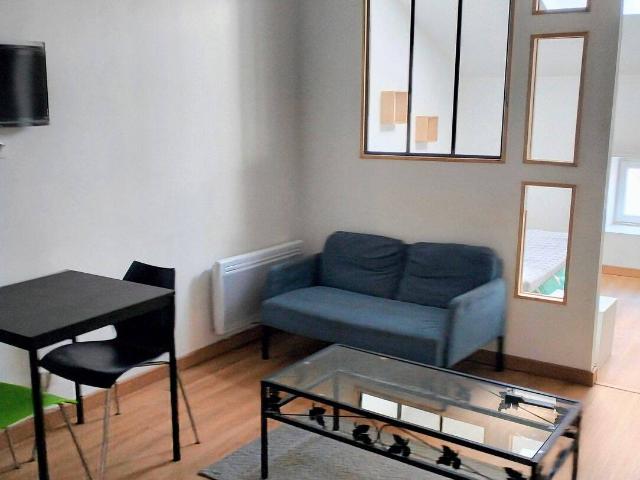 Studio location à Le Pechey, Saint-Laurent-Chabreuges