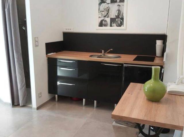 Studio location à HLM les Pessades, Vedène