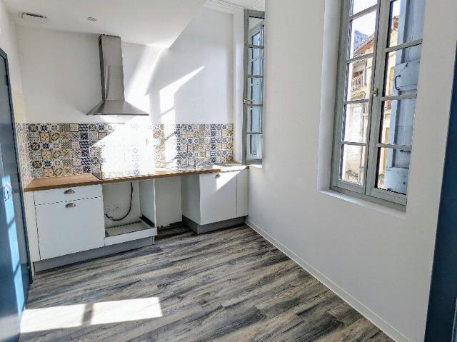 Appartement location à Bourrut, Ganac
