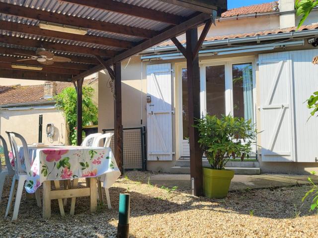 Maison vente à Montmorillon, Lussac-les-châteaux