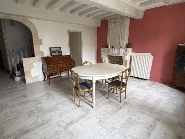 Maison vente à Saint-Jean-d'Angély, Charente-Maritime