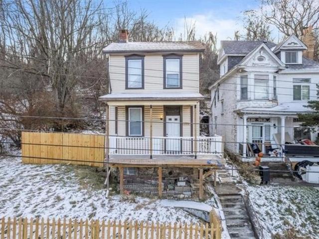 House for sale in Braddock