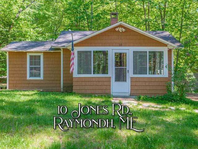 House for sale in Raymond, Maine