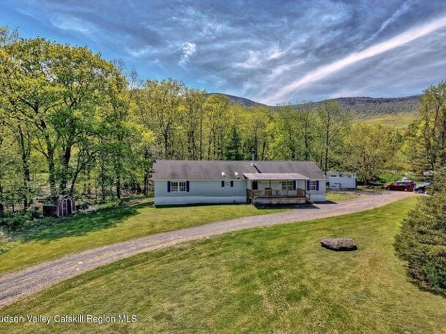 Property for sale in Acra, New York