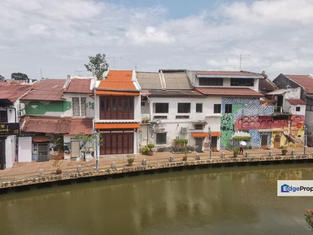 Shop for sale in Malaka