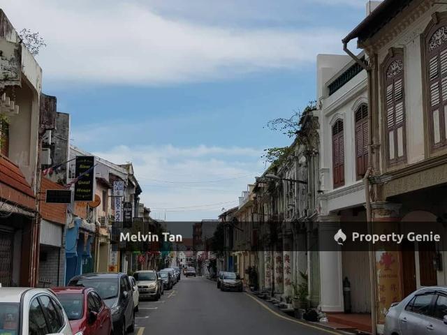 Shop for sale in Malaka