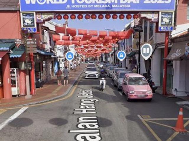 Shop for rent in Malaka