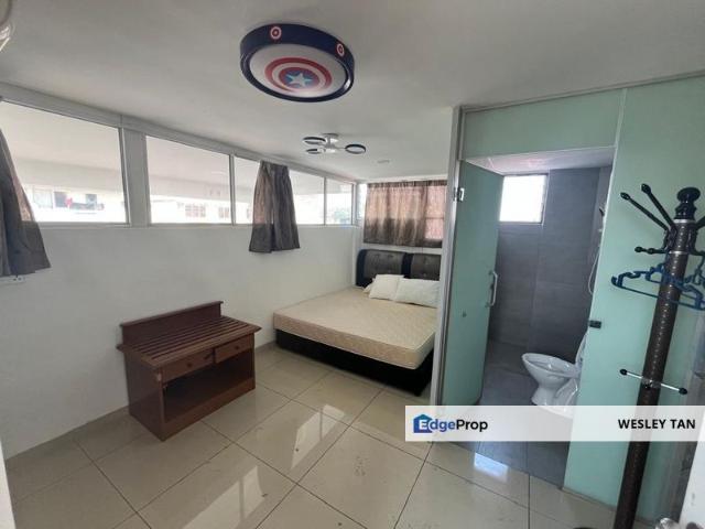 Shop for sale in Malaka
