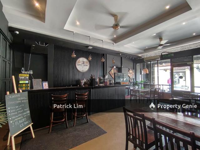 Shop for rent in Malaka