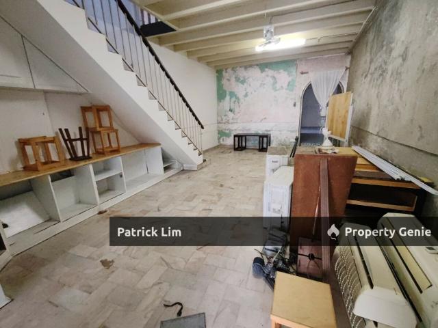 Shop for rent in Malaka
