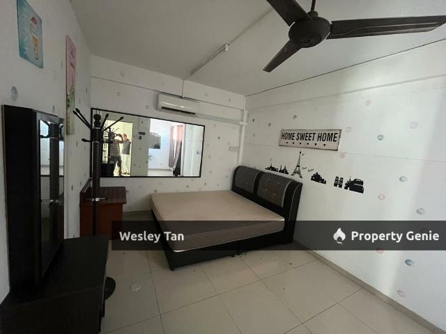 Shop for rent in Malaka