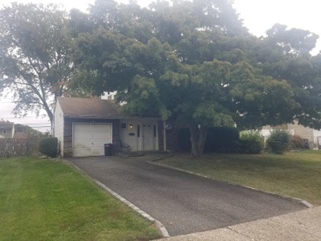 House for sale in Smithtown, New York