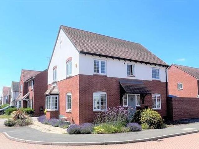 House for sale in Green Close, Warwickshire
