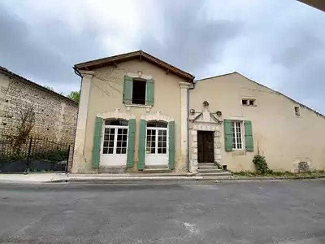 Maison vente à Faubourg des Carmes, Jonzac