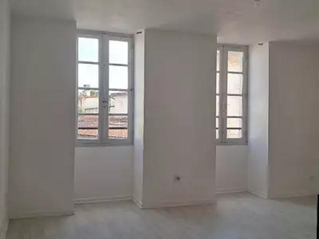 Appartement location à Faubourg des Carmes, Jonzac