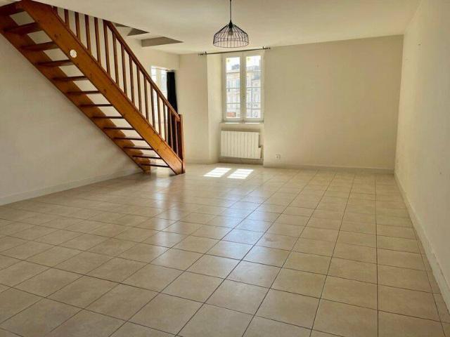 Appartement location à Aux Rochers, Champagnac