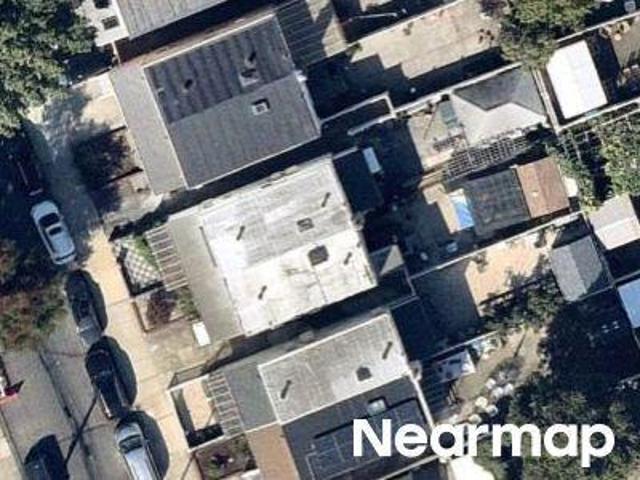 House for sale in Flushing