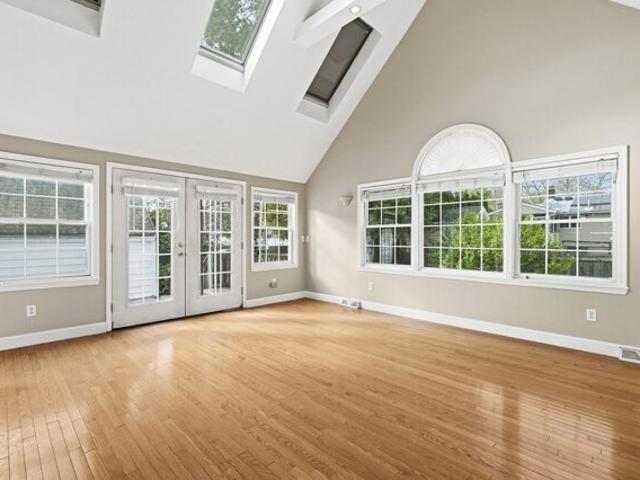 House for sale in Beverly, Essex County