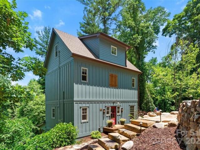 House for sale in Hendersonville