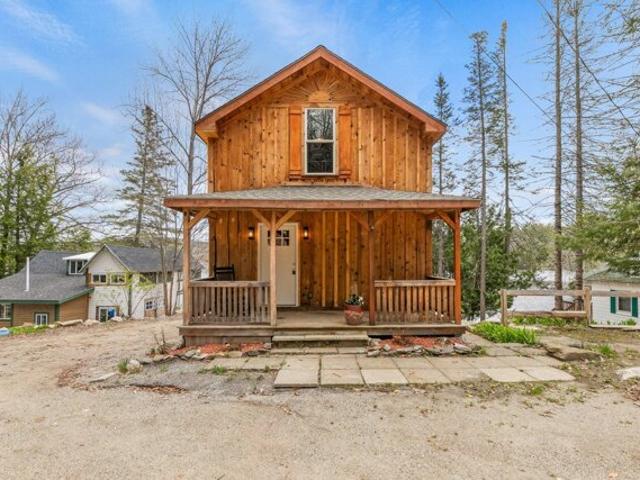 House for sale in Hartford, Oxford County