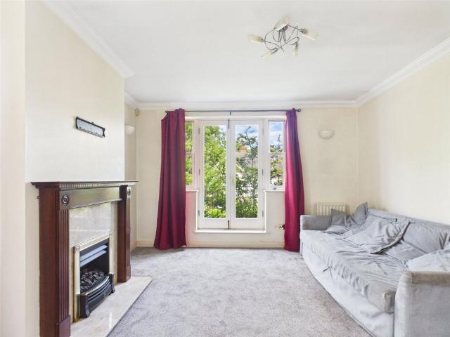 Apartment for rent in Strawberry Hill, Greater London
