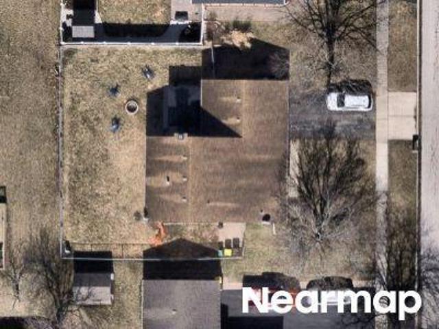 House for sale in Mchenry, Illinois