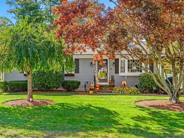 House for sale in Sherwood Forest, Acushnet
